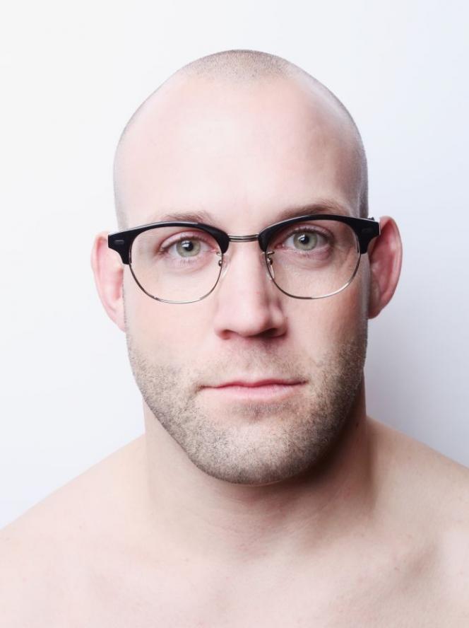Glasses Frame Styles for Bald Men