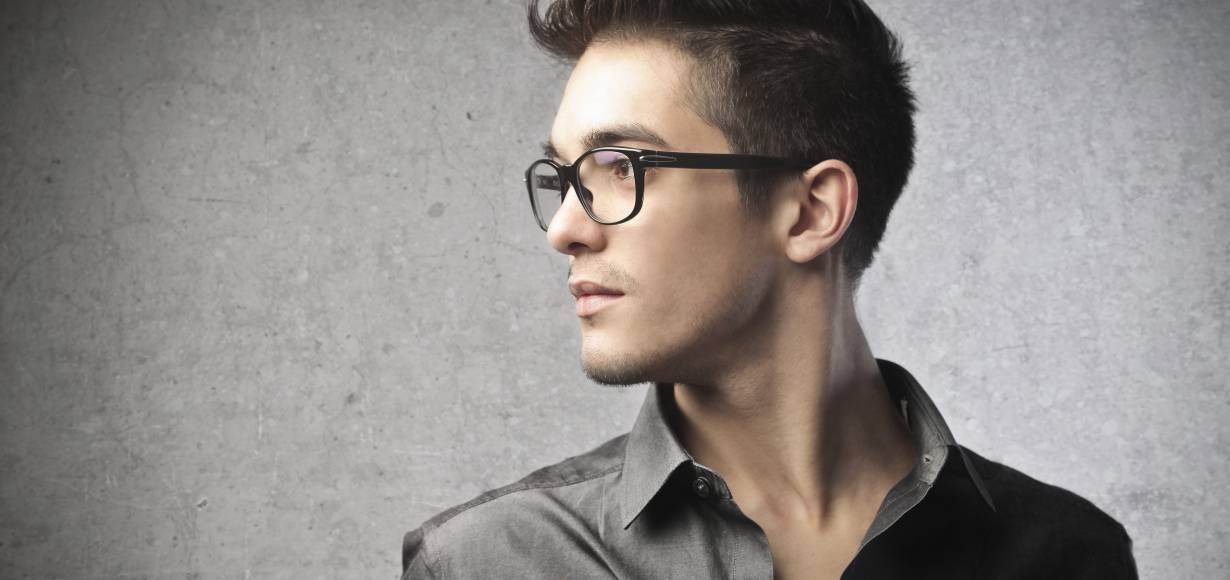 style your hair with glasses