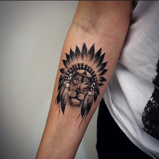  small lion tattoo