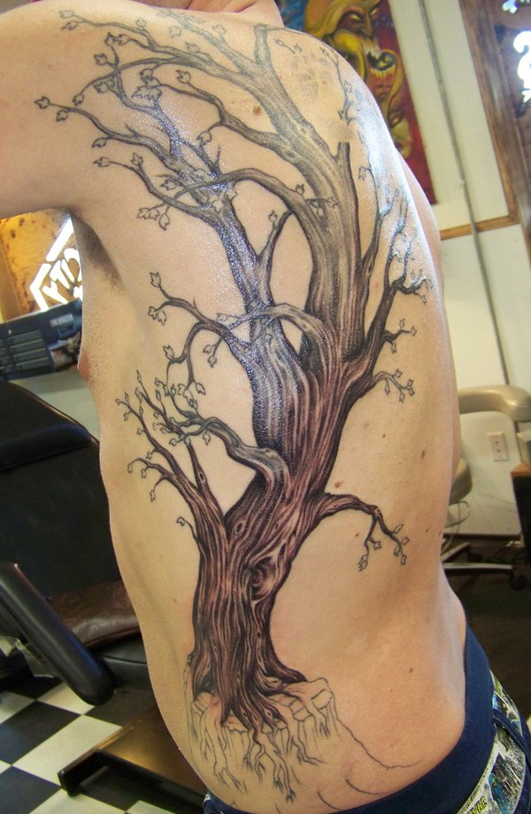 tree shoulder tattoos