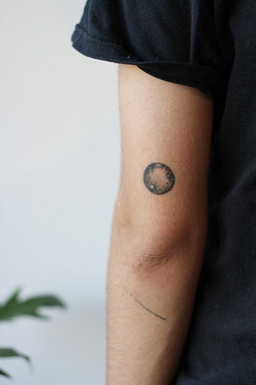  simple moon tattoo