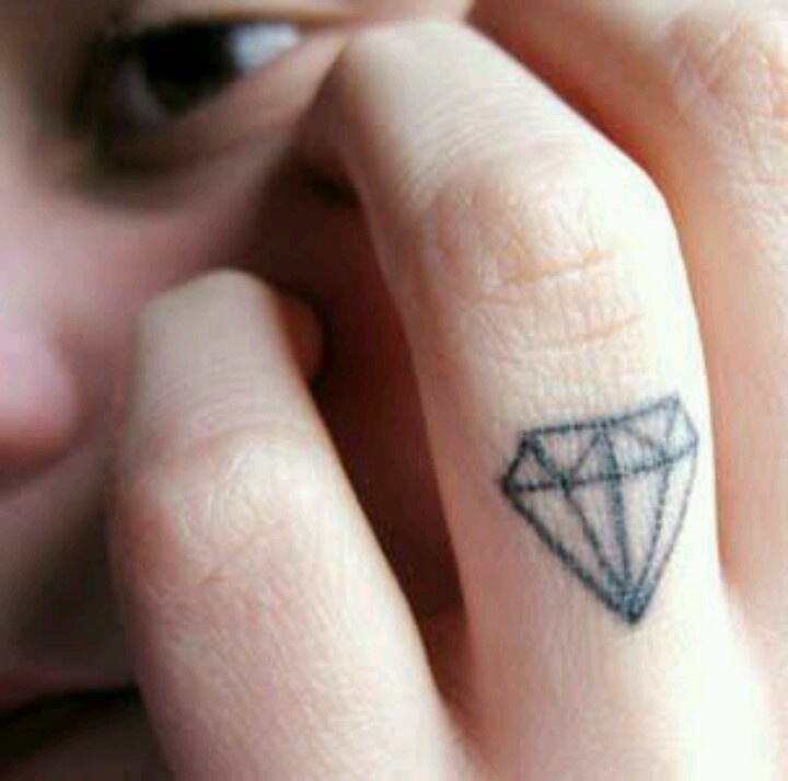  diamond finger tattoos