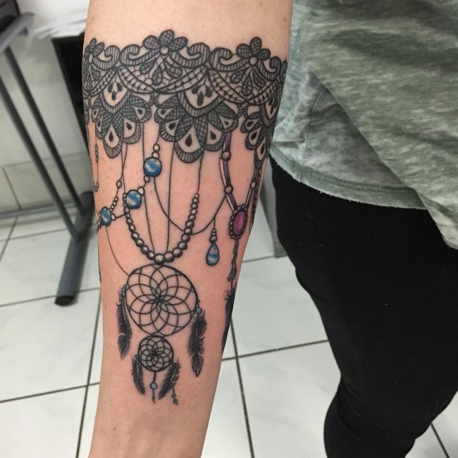  arm lace tattoo