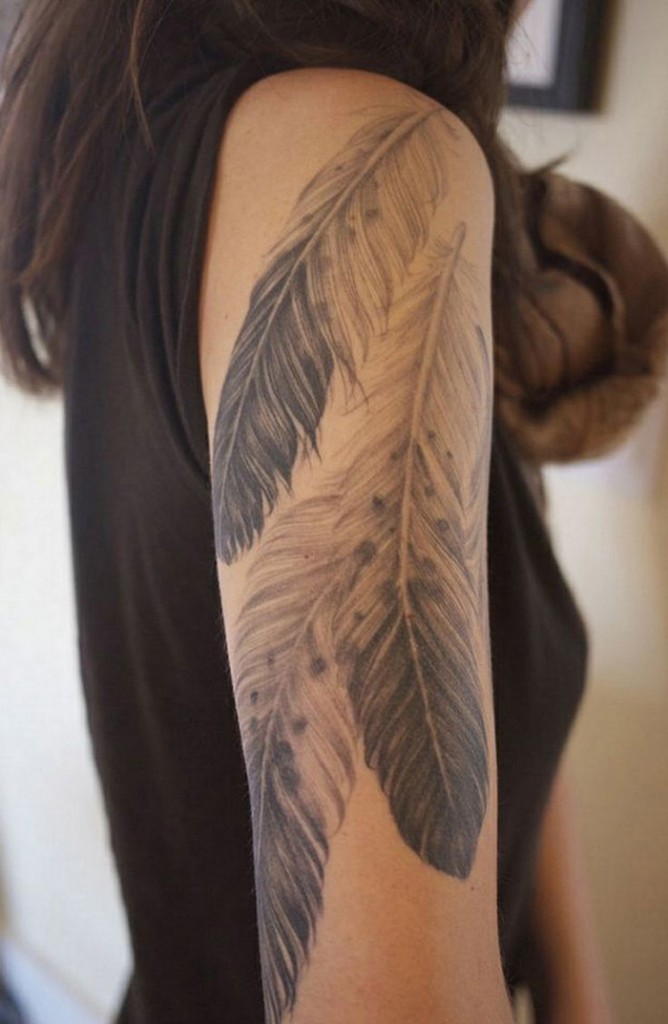  realistic feather tattoo