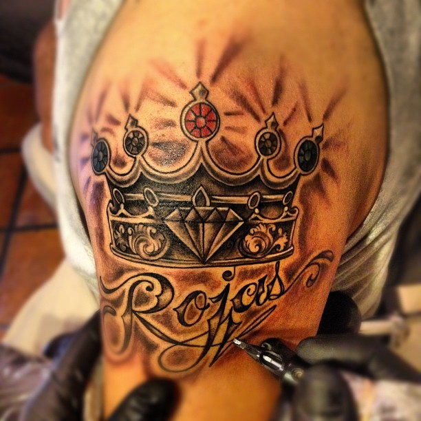 crown tattoos shoulder
