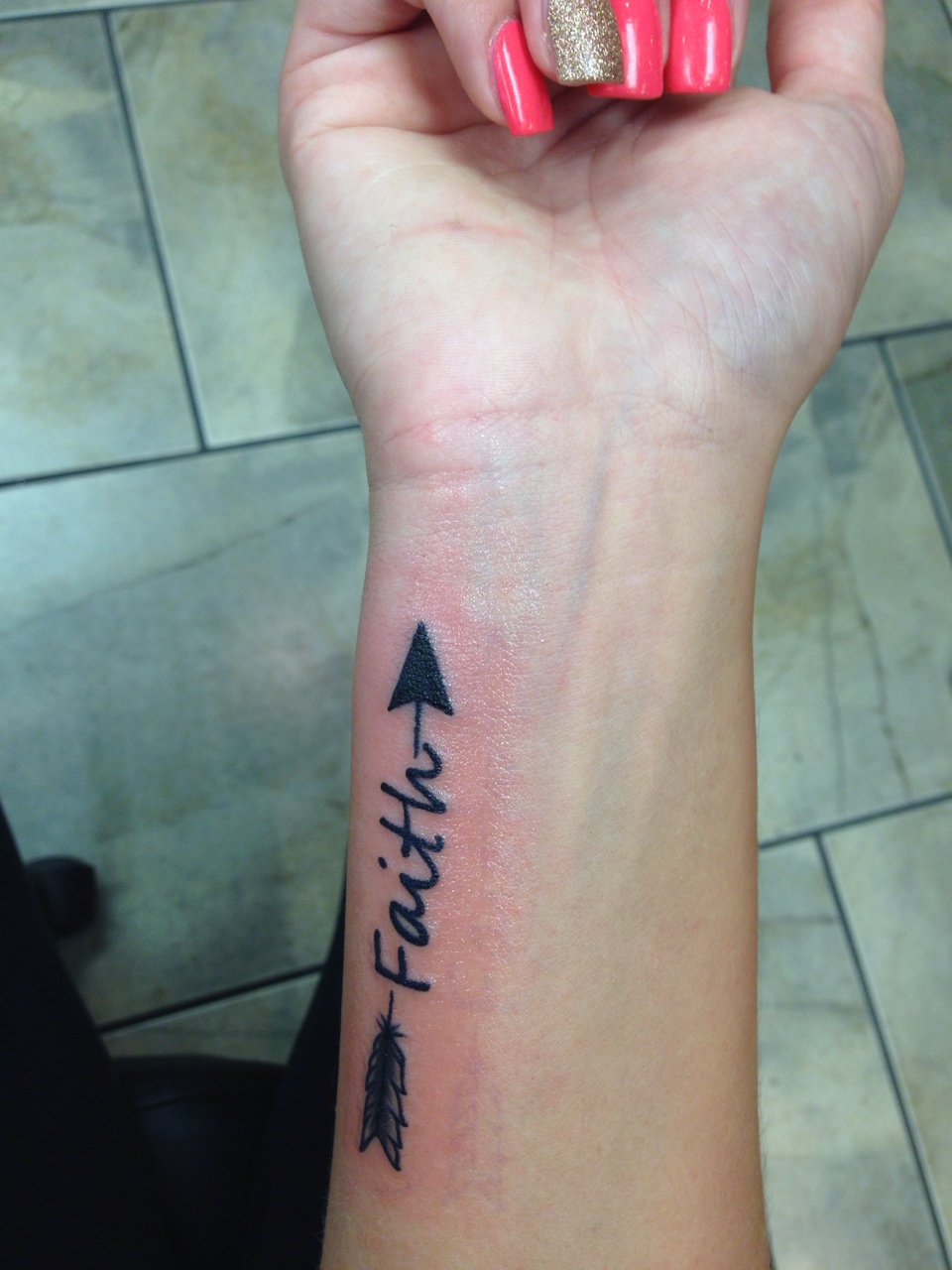  faith arrow tattoo