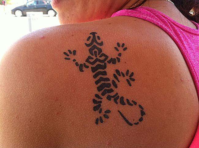  henna tattoo beach