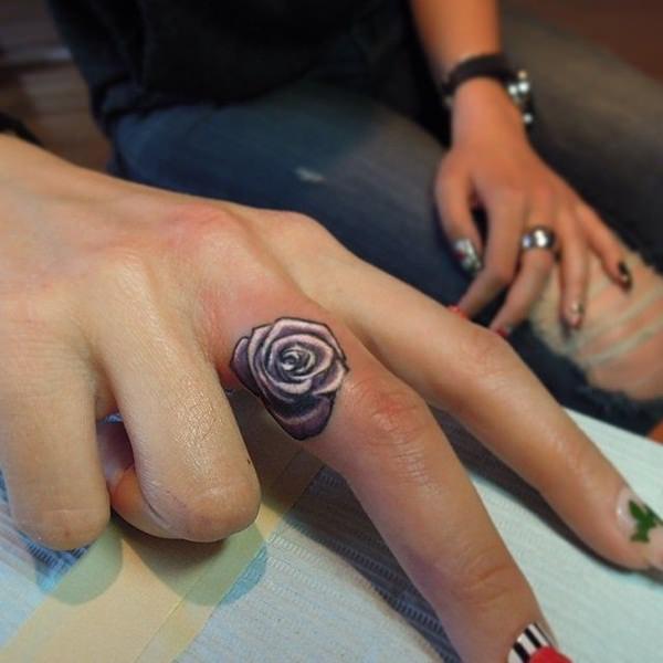  rose finger tattoos