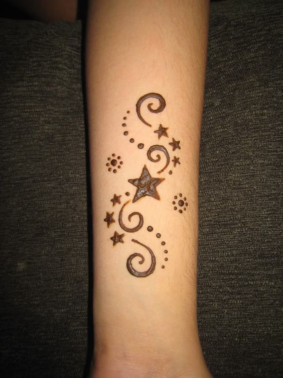  simple henna tattoo