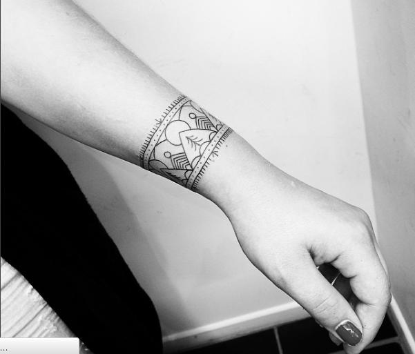 wrist tattoos bracelet