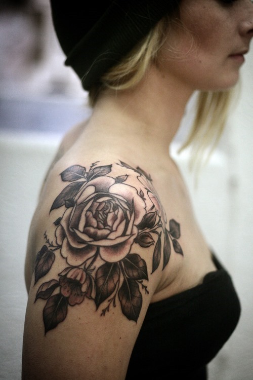 rose tattoo on shoulder