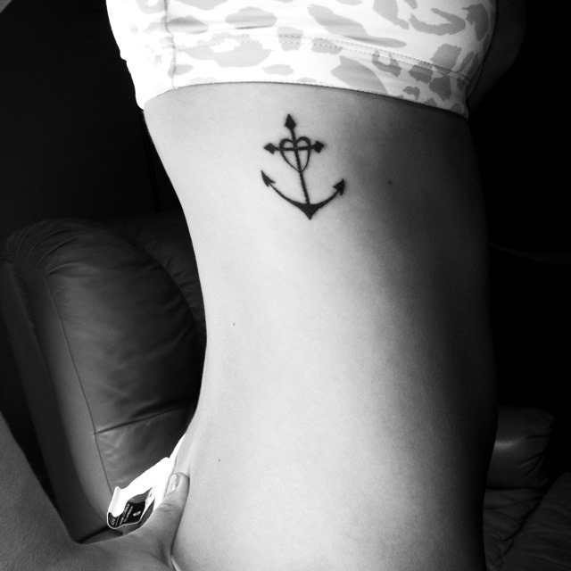 female anchor tattoos