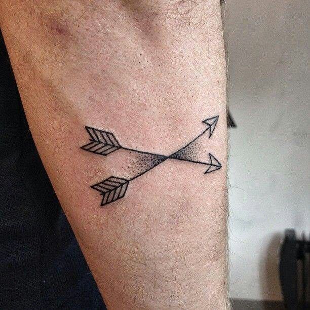  crossed arrow tattoo