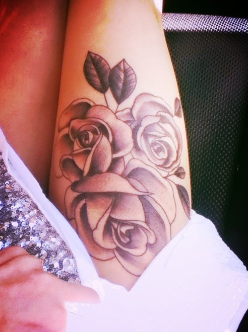  rose tattoo thigh