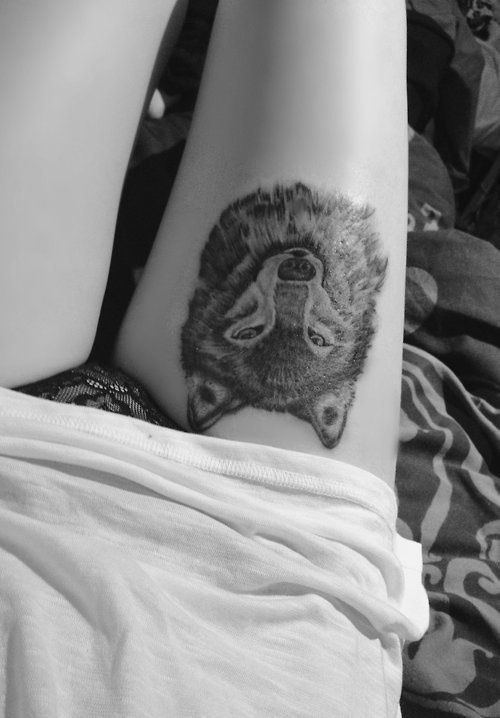  wolf tattoo thigh