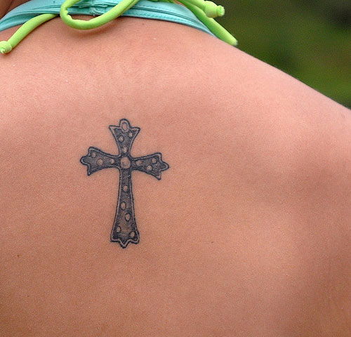  dainty cross tattoos