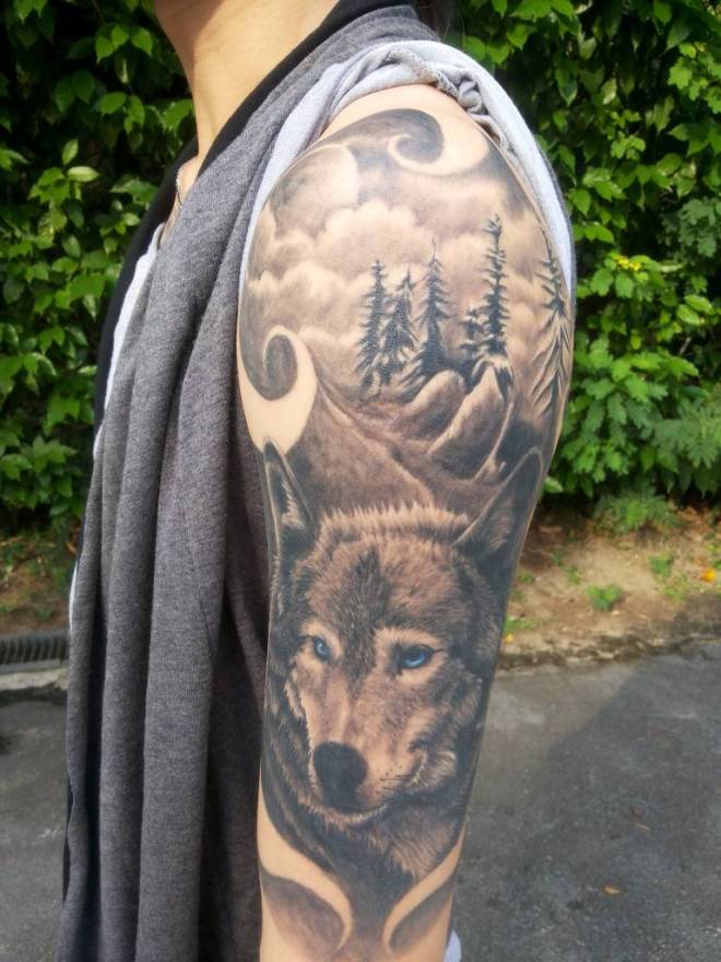  wolf shoulder tattoos