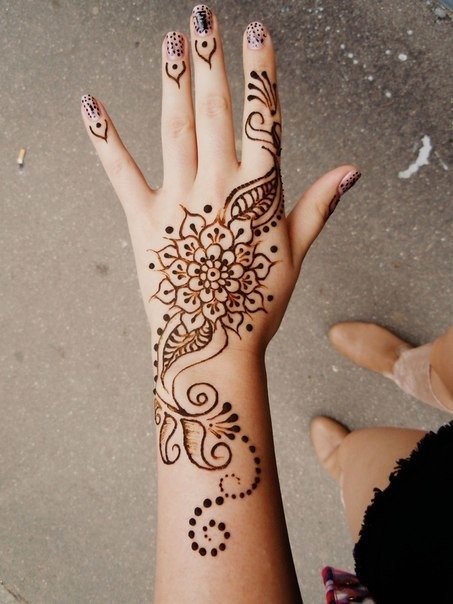  henna hand tattoos