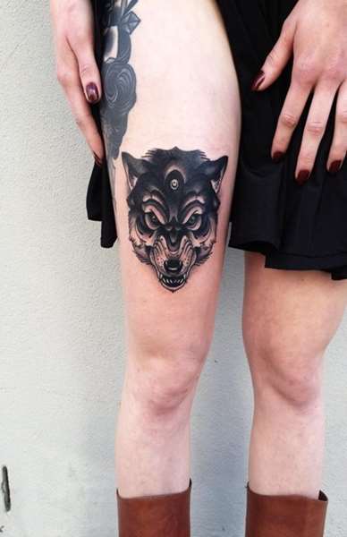  wolf tattoo leg