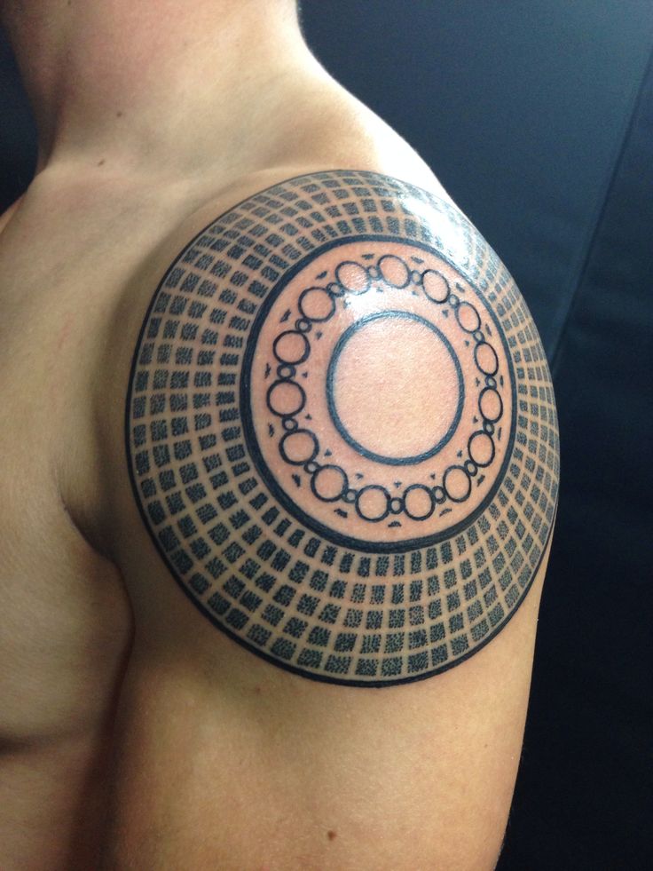  circle tattoos on shoulder