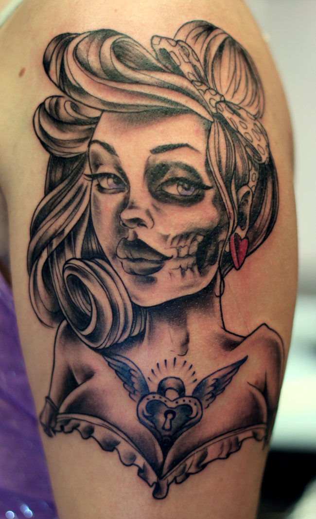  pin up skull tattoos