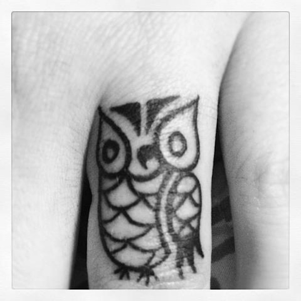 owl finger tattoos