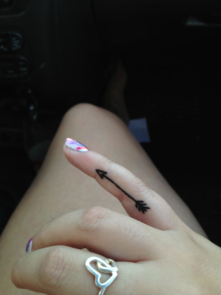  arrow finger tattoos