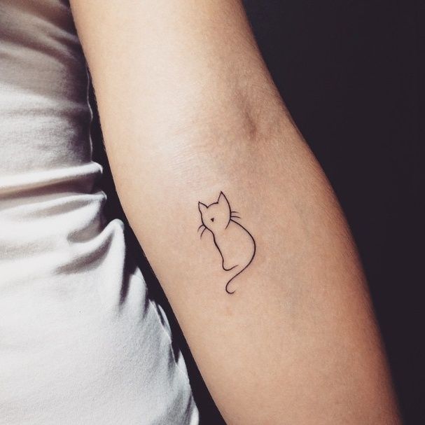  minimalist cat tattoo