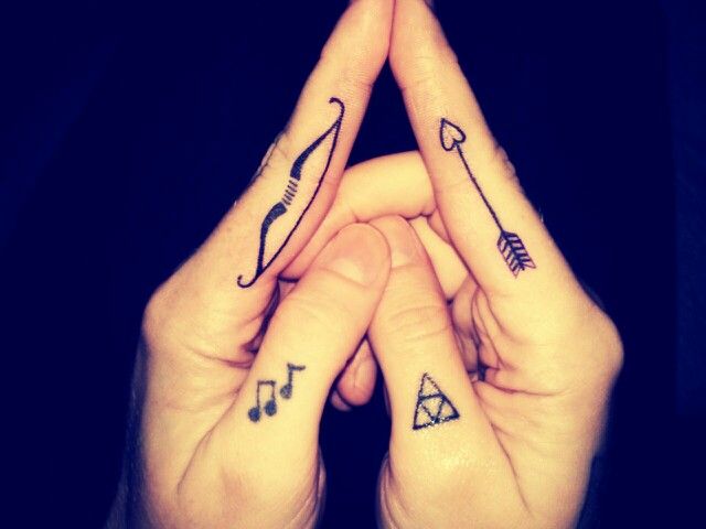 finger tattoos music